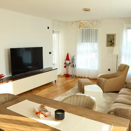 Nine Deluxe Lägenhet Šabac