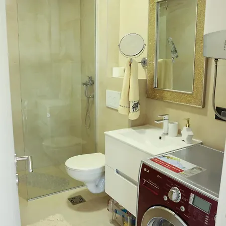 Nine Deluxe * Šabac