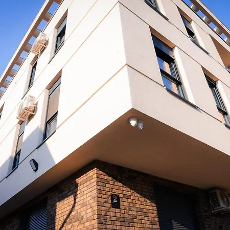 Apartment Nine Deluxe