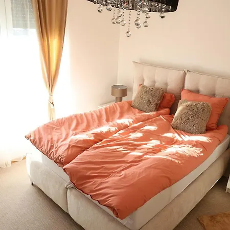 Nine Deluxe Lägenhet